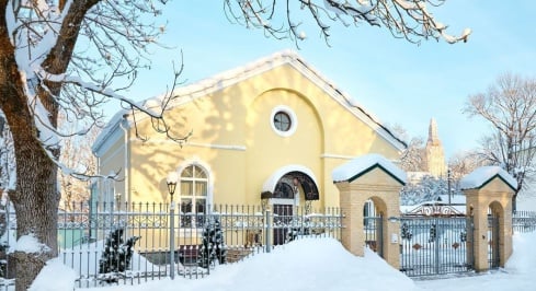 рп. Пушкинские Горы, Первомайская ул., д.1 фото 0 / KNRU.ru