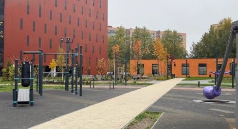 Главная ул, 8к1 фото 0 / KNRU.ru