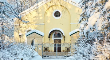 рп. Пушкинские Горы, Первомайская ул., д.1 фото 1 / KNRU.ru